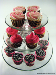 buttercreamdreamskc.blogspot.com_zebra-cupcakes