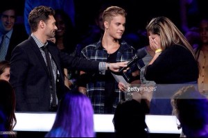 Knock-Knock-Live-Ashley-Presented-With-Money-from-Host