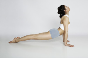 thehealthbits.com-Cinthia-Torres_Quince-health-Upward-facing-dog-yoga-pose